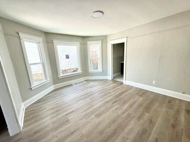 Building Photo - 1201 67th St