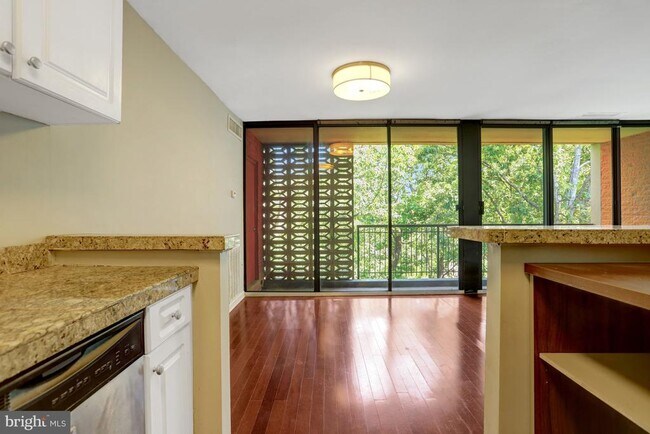 Building Photo - 4 S Van Dorn St