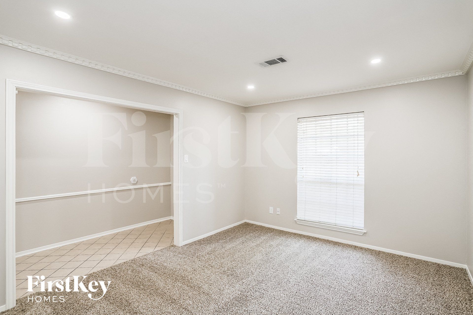 Building Photo - 13914 Duncannon Dr