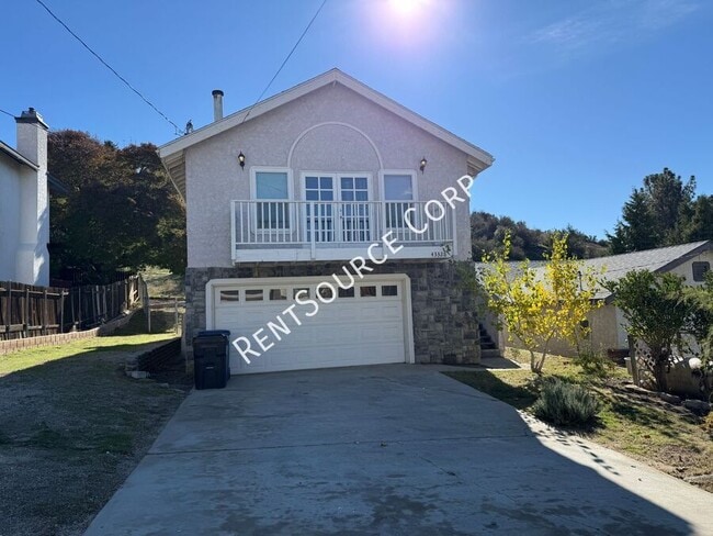 Primary Photo - 43328 Lookabout Rd