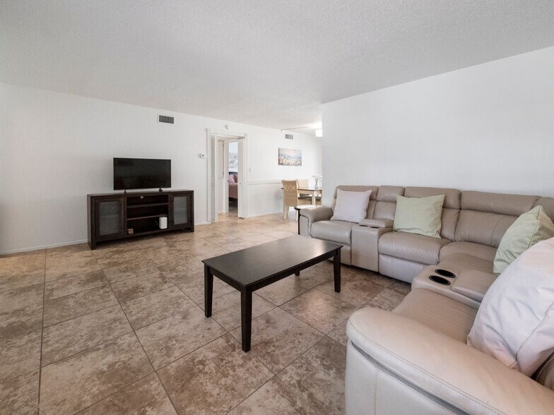 Building Photo - 7400 College Pkwy