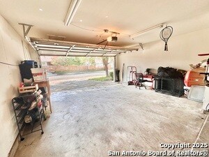 Building Photo - 6914 Sandy Point Dr