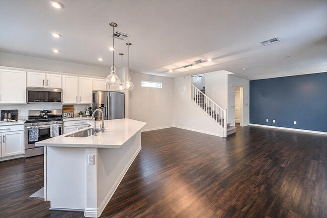 Building Photo - Unfurnished Skye Canyon Home in gated community w/ Loft & EV Charger