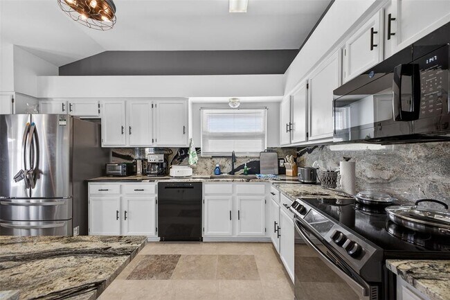 Building Photo - 411 Del Mar Dr