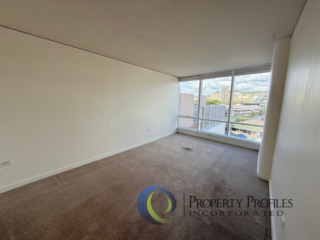 Building Photo - Moana Pacific - 2 Bedroom 2 Bath Unit - Av...