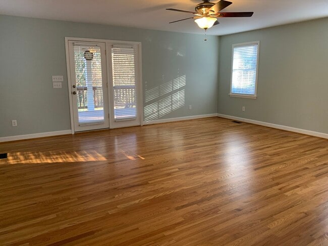 Building Photo - COMING SOON! 4 Bedroom (with office)-3 Bath- Pets negotiable