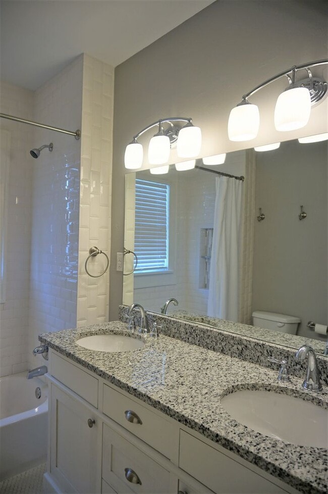 Building Photo - 3 Bed 1.5 Bath in Pleasant View Addition NW OKC