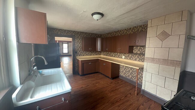 Building Photo - 743 Forsythe St
