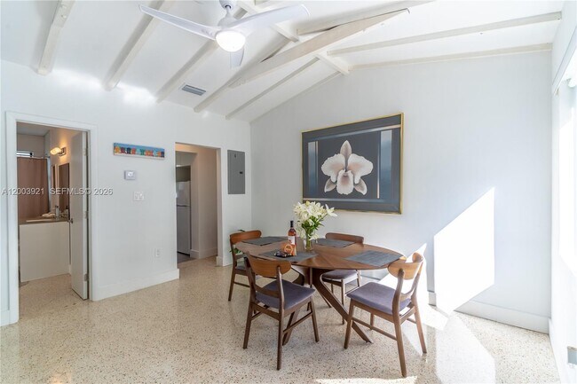 Building Photo - 12344 NE 9th Ave