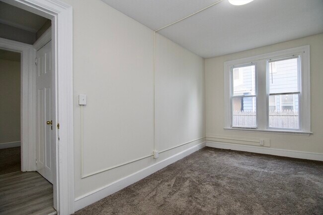 Building Photo - 58 Howes St