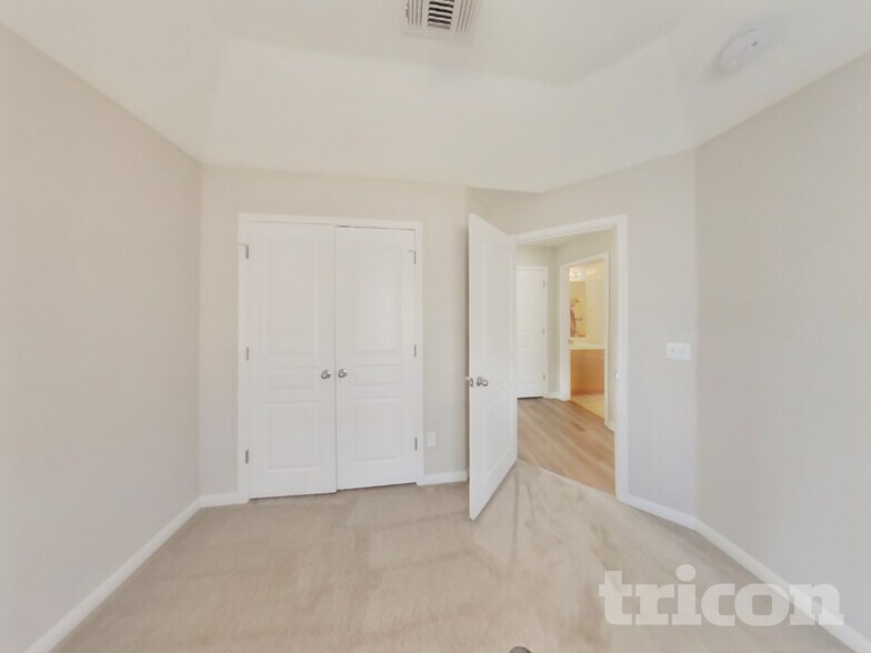 Building Photo - 2164 Bentwood Dr