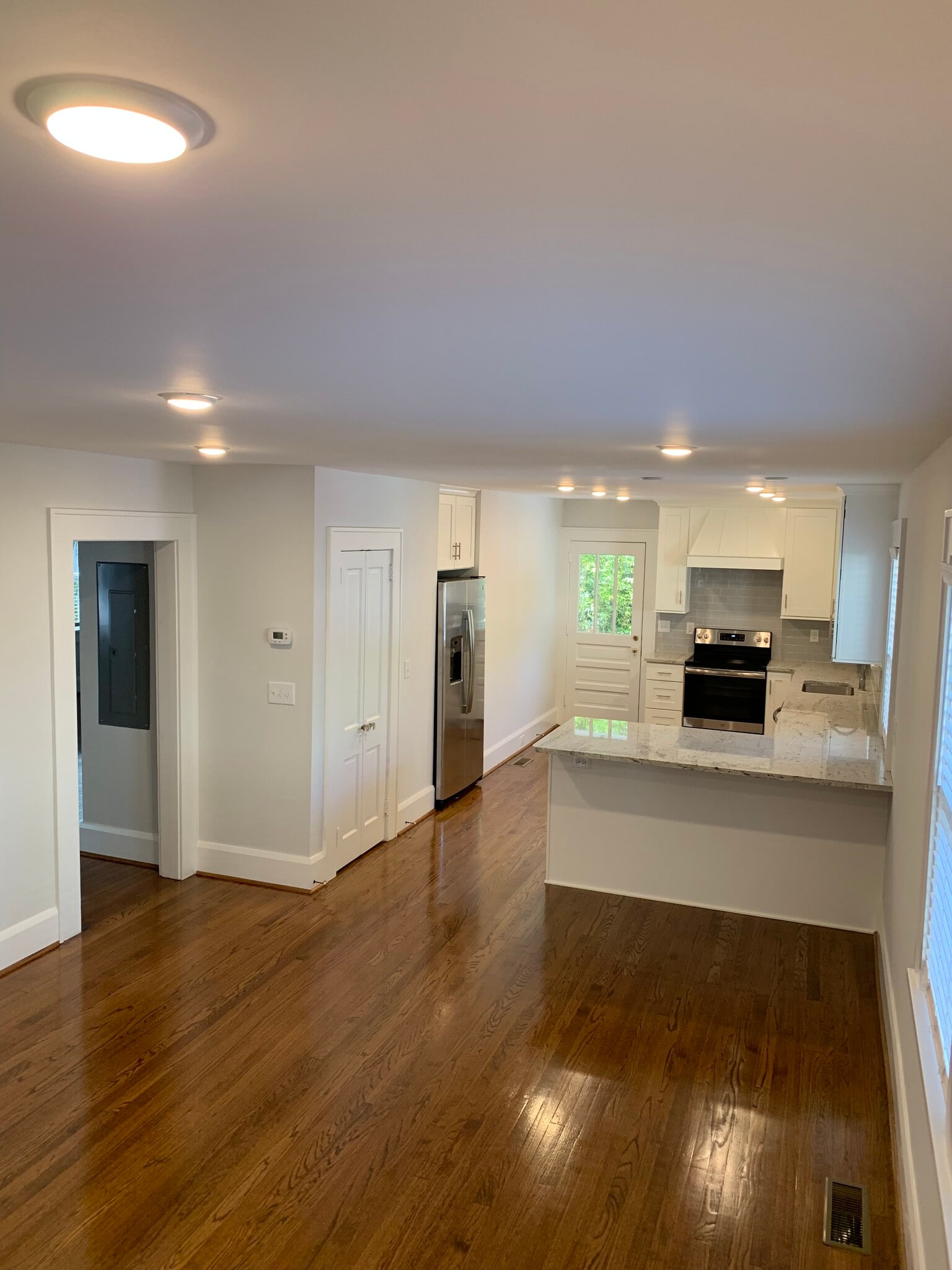 Beautiful apartment so close to everything Charleston has to offer! - 41 A Smith St