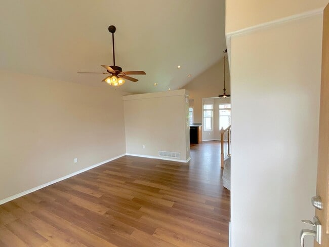 Building Photo - 5 Bedroom Home Available Near Briargate Pkwy & Austin Bluffs Pkwy!