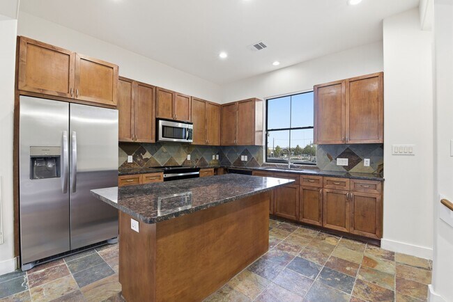 Building Photo - 2028 Tuam St