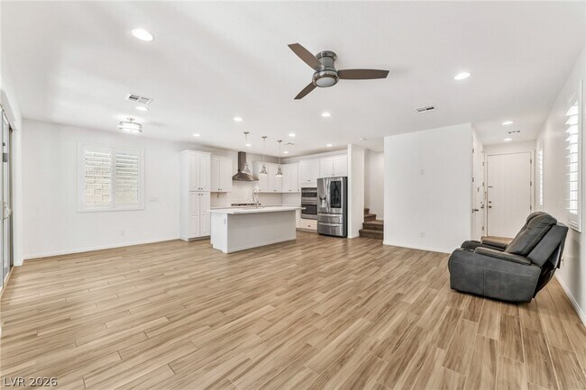 Building Photo - 877 Ariel Heights Ave
