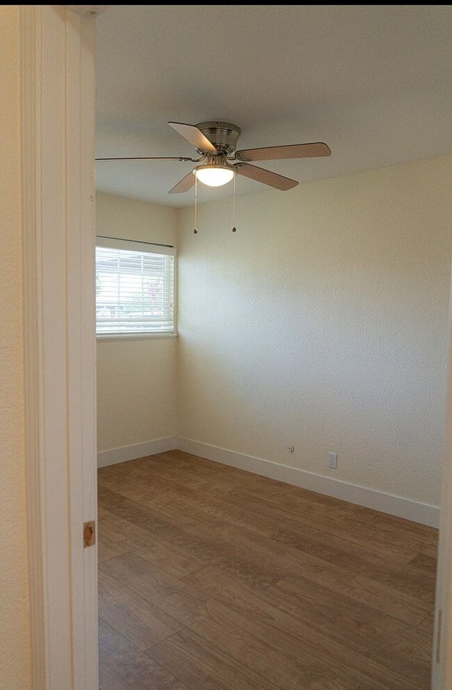 Building Photo - 120 Boggs Ct