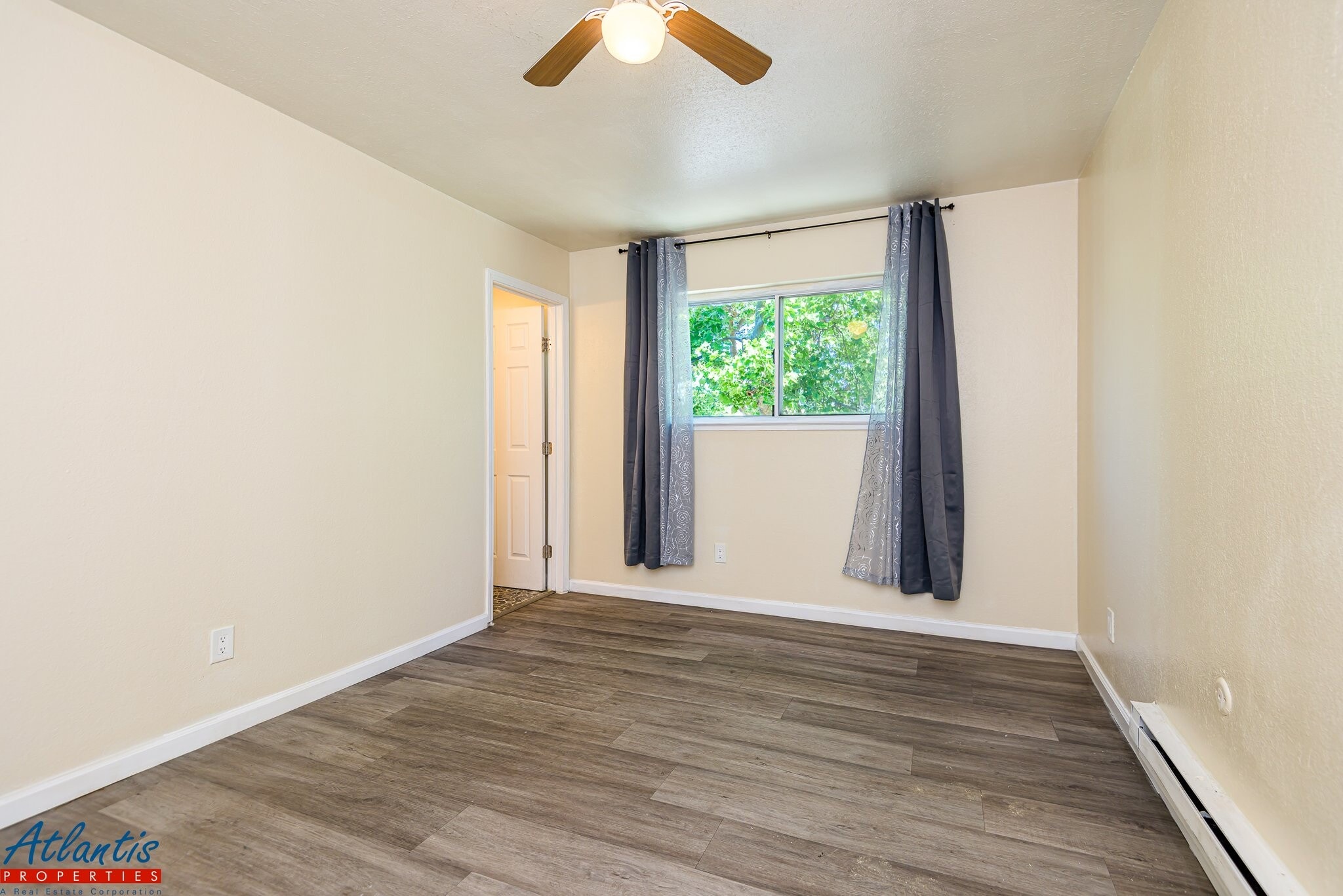 Building Photo - 439 S 4th St