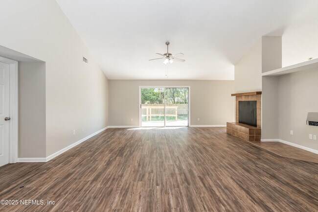 Building Photo - 8337 Chason Rd E
