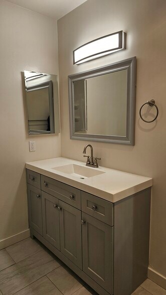 Building Photo - 5914 Streamview Dr