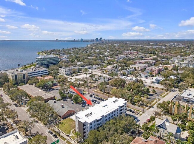 Primary Photo - 406 W Azeele St