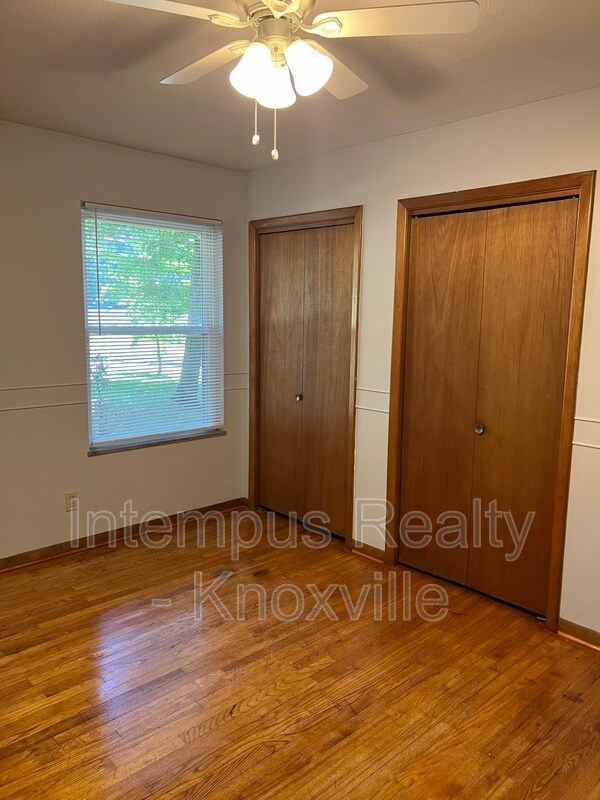 Building Photo - 5801 Ridgewood Rd