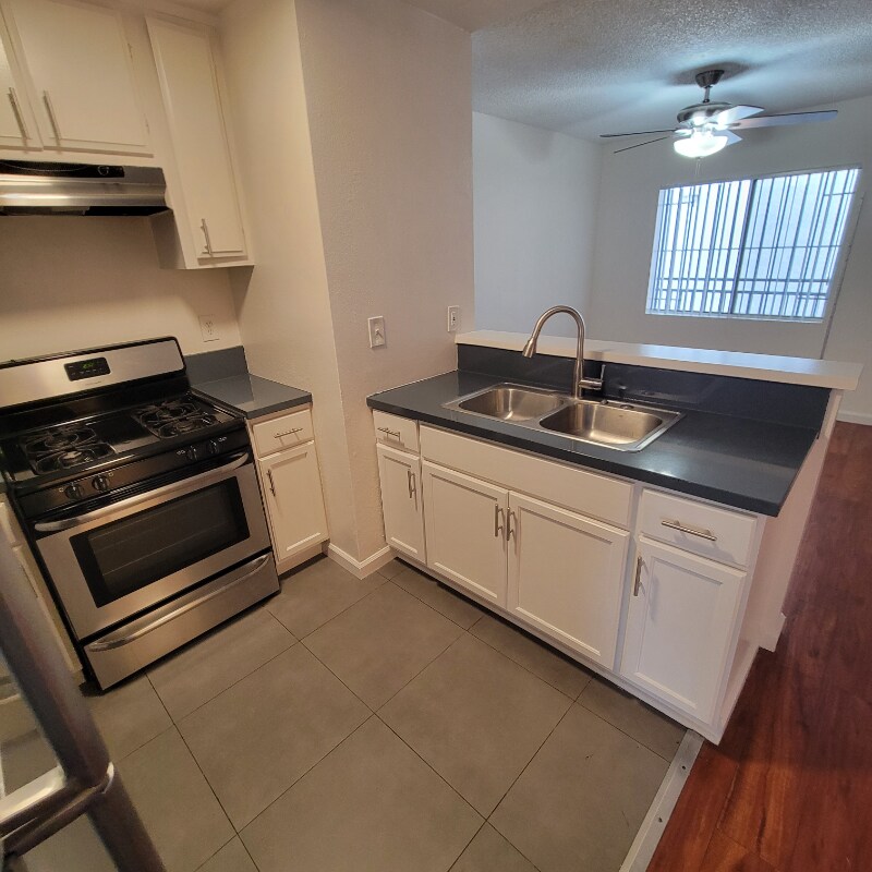 Building Photo - 5011 Monte Vista St