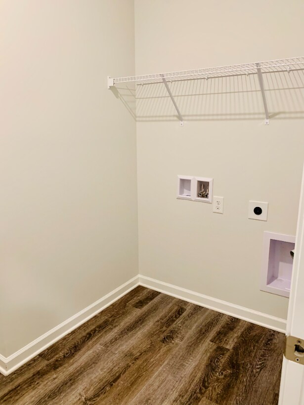 Building Photo - "Spacious 3-Bedroom Haven with 2.5 Baths i...