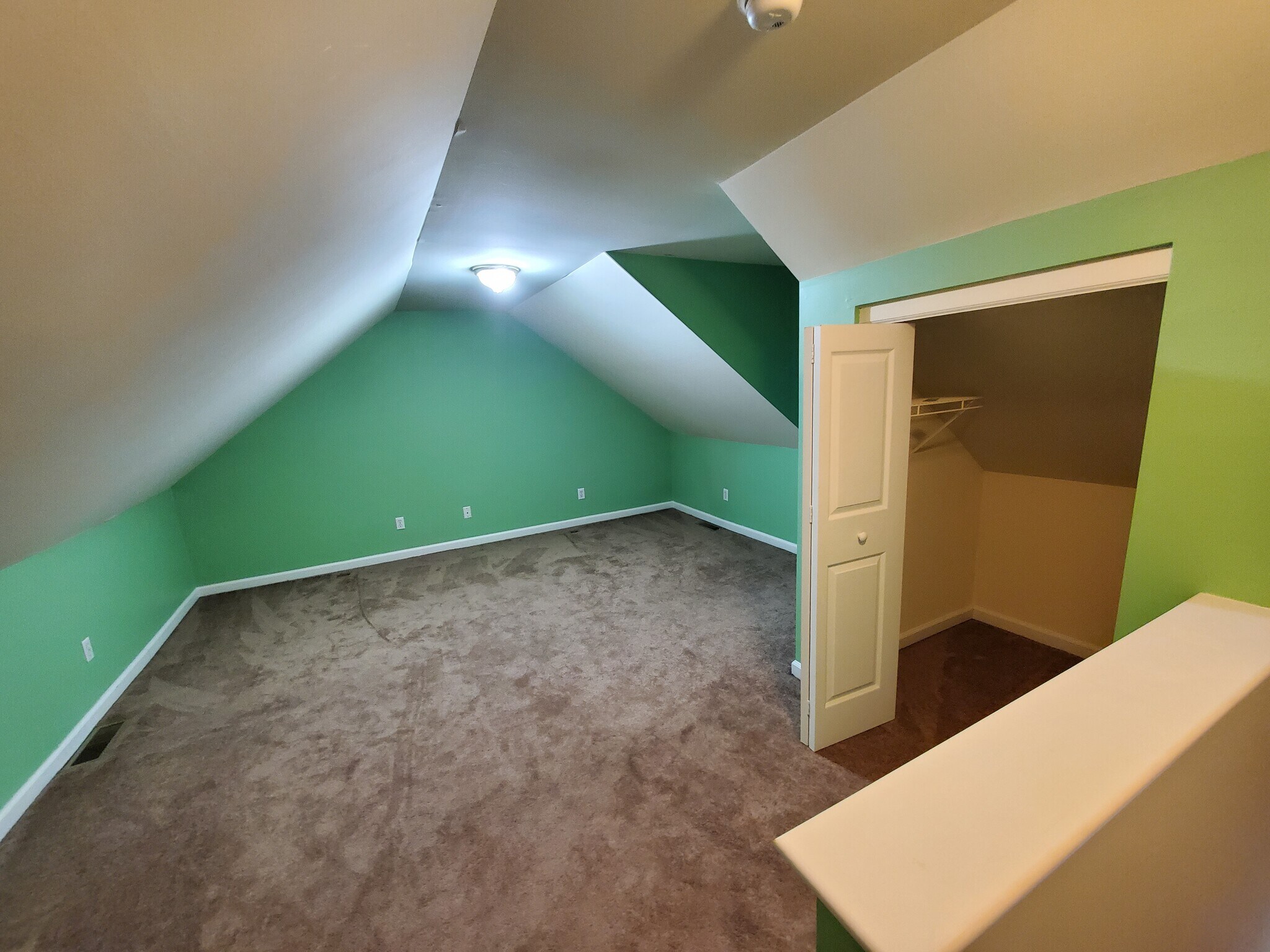 Building Photo - 10 Weiser Ct