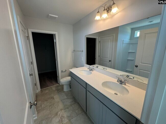 Building Photo - 3055 Hallsdale Dr