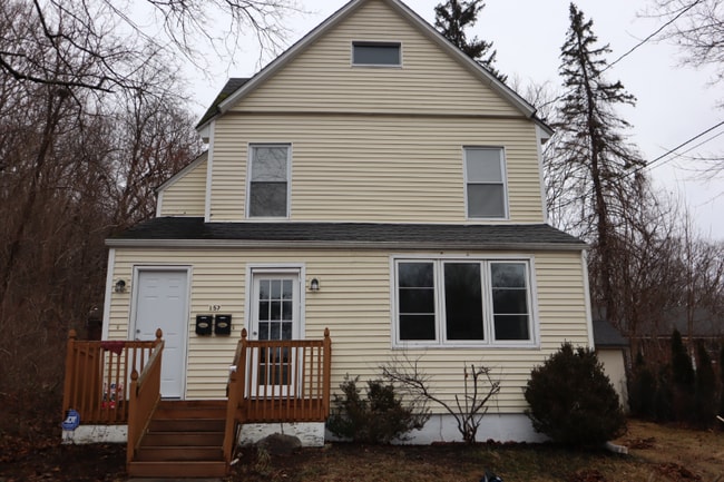 Primary Photo - 157 E Main St