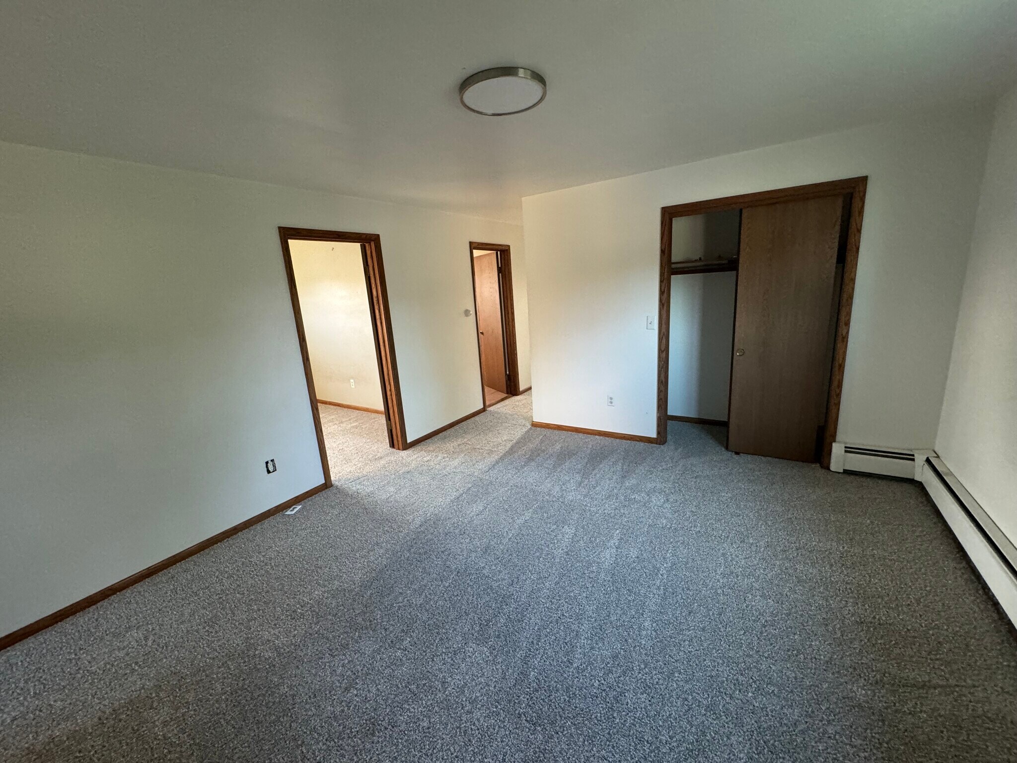 Building Photo - 4258 W Ridge Rd