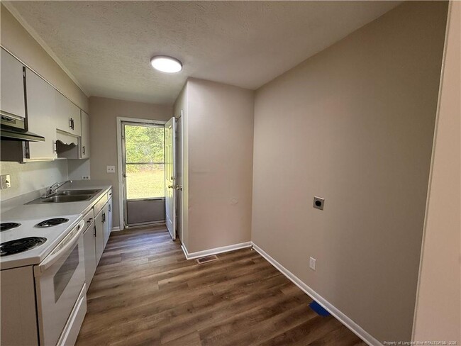Building Photo - 4959 Fieldcrest Dr