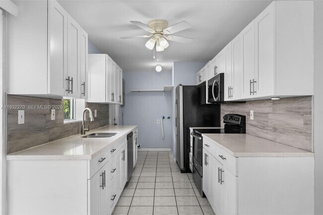 Building Photo - 13710 Harrison St