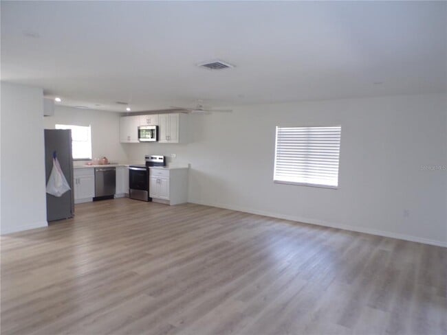 Building Photo - 421 Orchid Dr