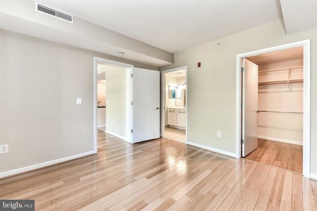 Building Photo - 350 G St SW