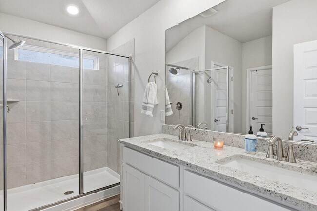 Building Photo - 225 El Capitan Lp