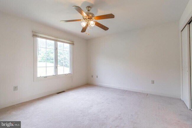 Building Photo - 17 Landon Way