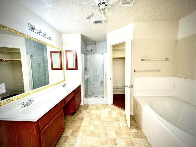 Building Photo - 10723 Ocelot Ln
