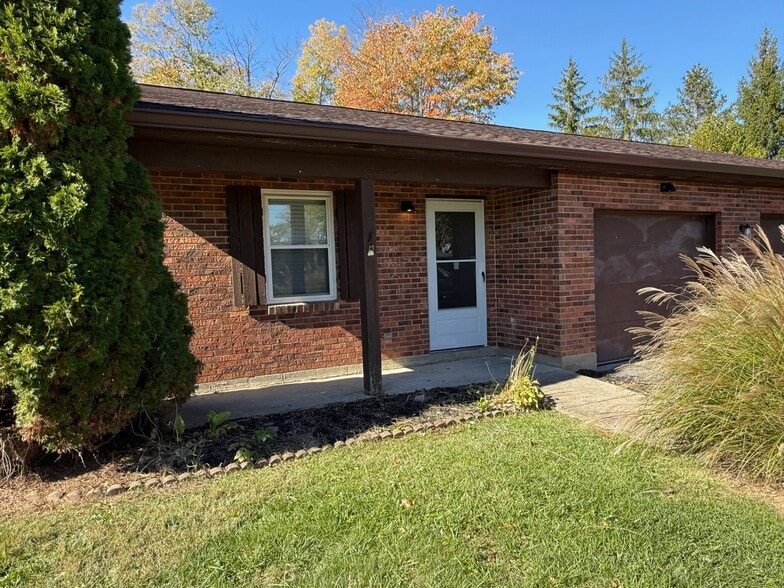 Front Entry - 307 June Marie Dr