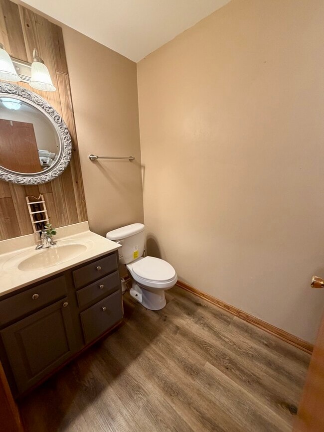 Building Photo - 440 S Peace Rd