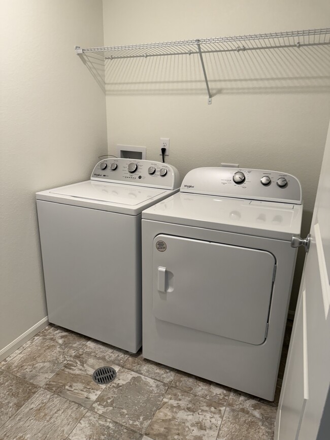 Washer/Dryer 2nd Floor - 13518 E 111th Ave