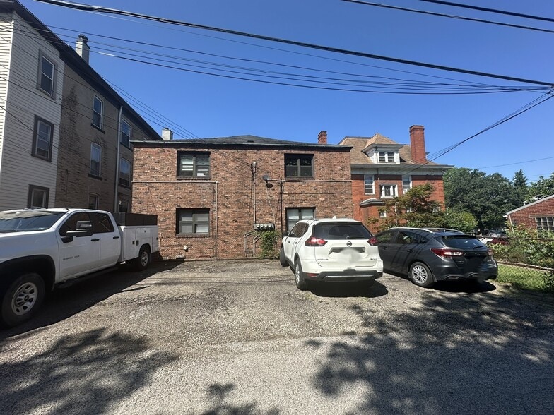 Building Photo - 807 S Braddock Ave