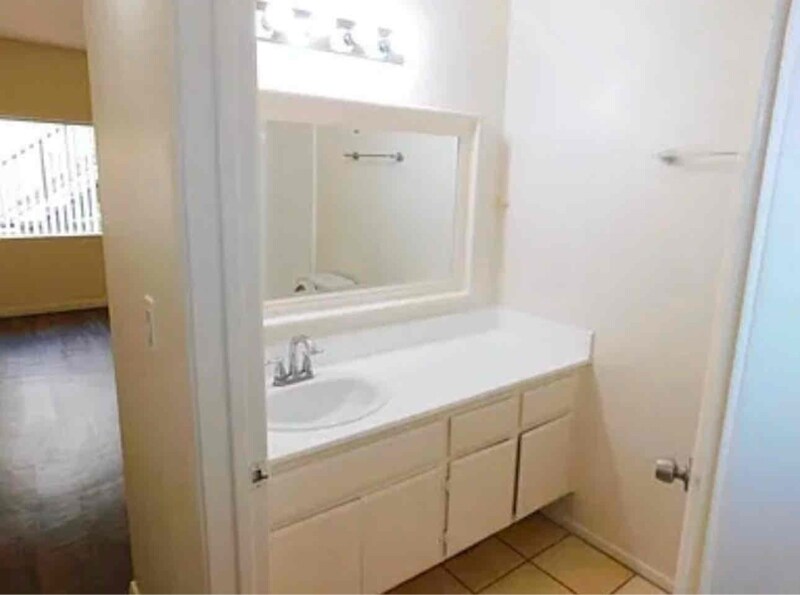 Building Photo - 14805 Magnolia Blvd