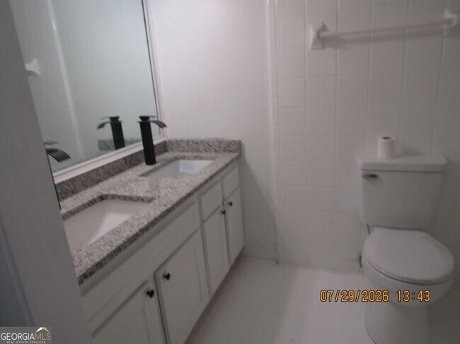 Building Photo - 513 Juniper Way