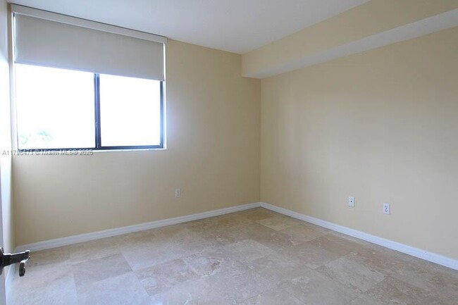 Building Photo - 3530 SW 22nd St