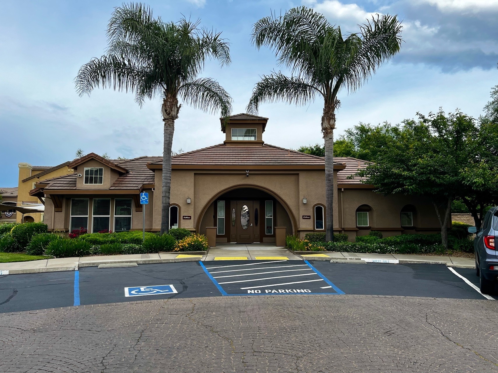 Building Photo - 5350 Dunlay
