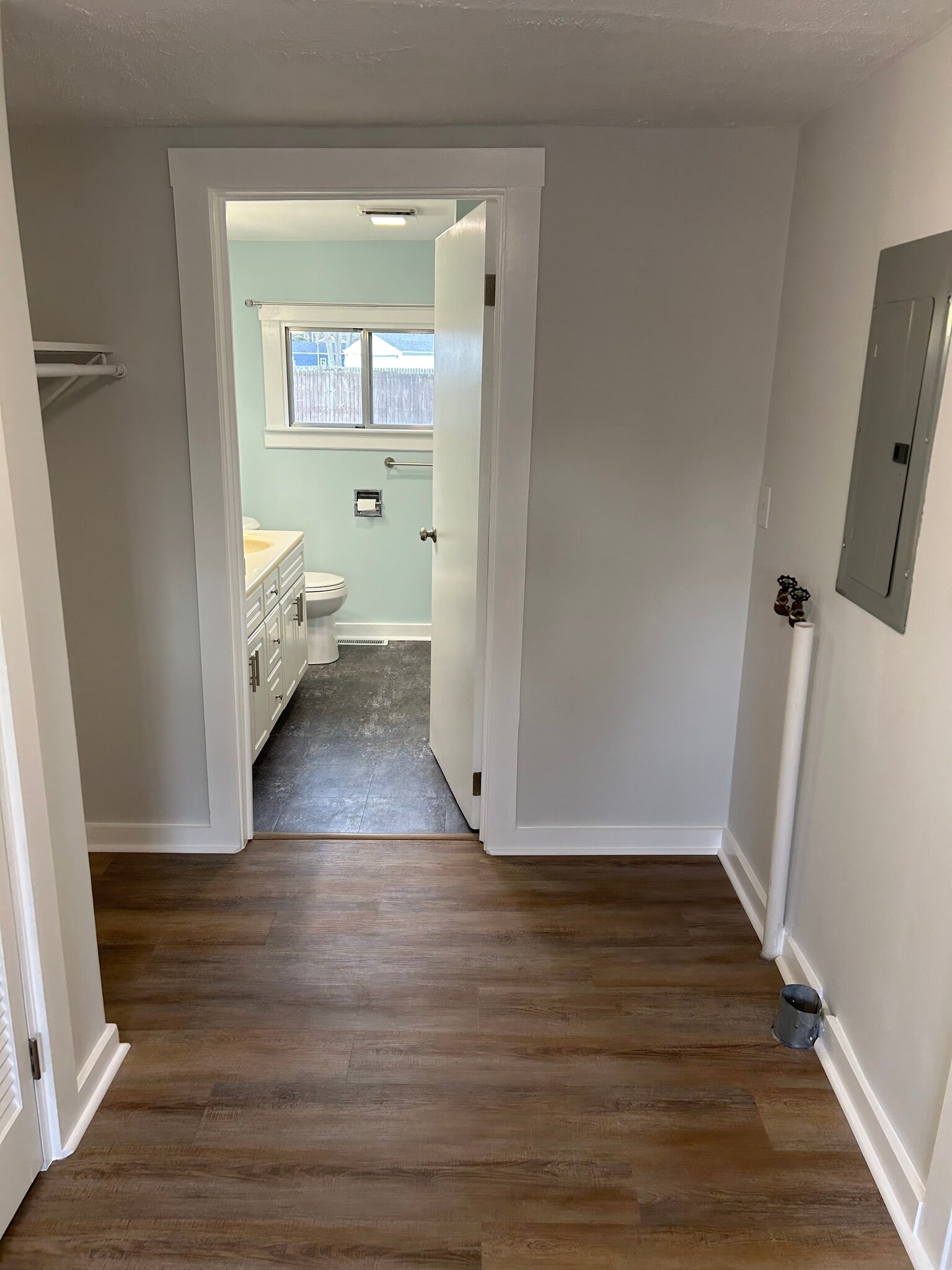 Building Photo - 810 Mc Connell St