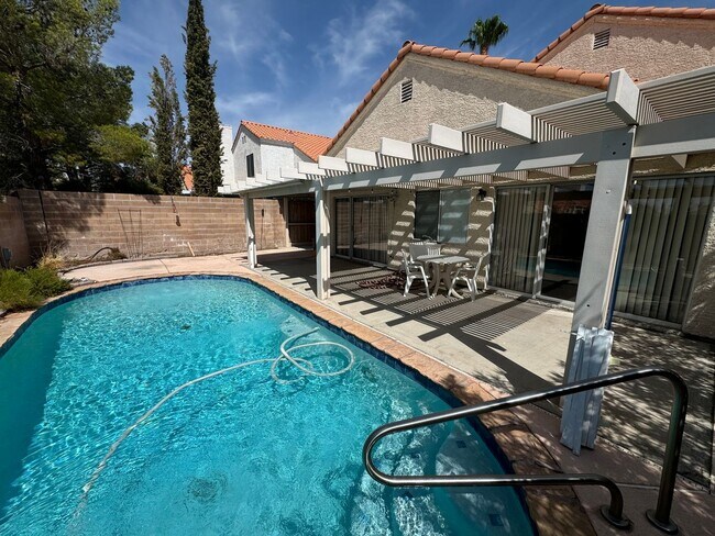 Building Photo - Two story home with sparkling private pool.