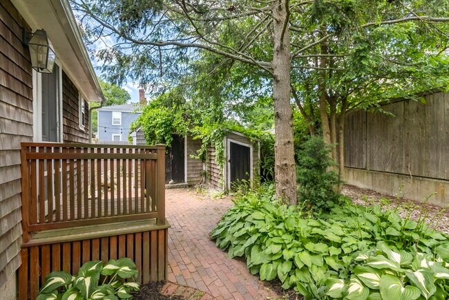 Building Photo - 191-193 South St