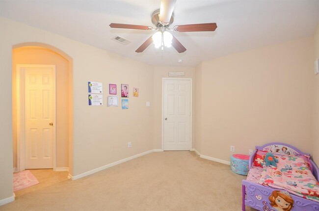Building Photo - 6134 Vadini Shores Ln